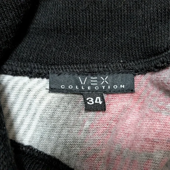 VEX Collection Abstract Sweater - Picture 9 of 11